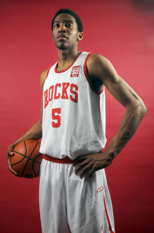 Basketball standout Randle draws nearer to making a college choice